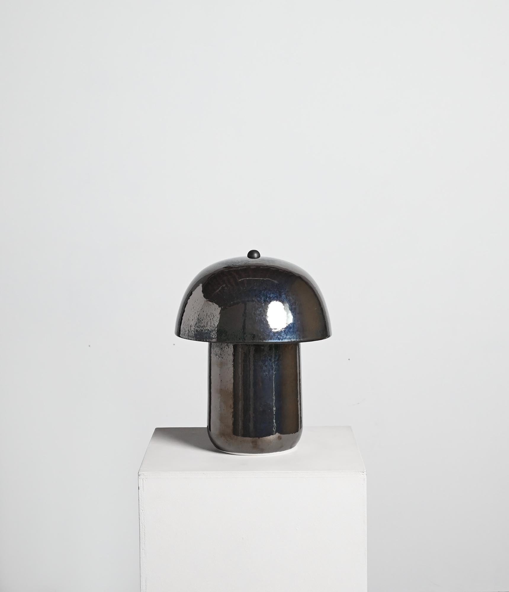 Dark Chrome Tera Lamp