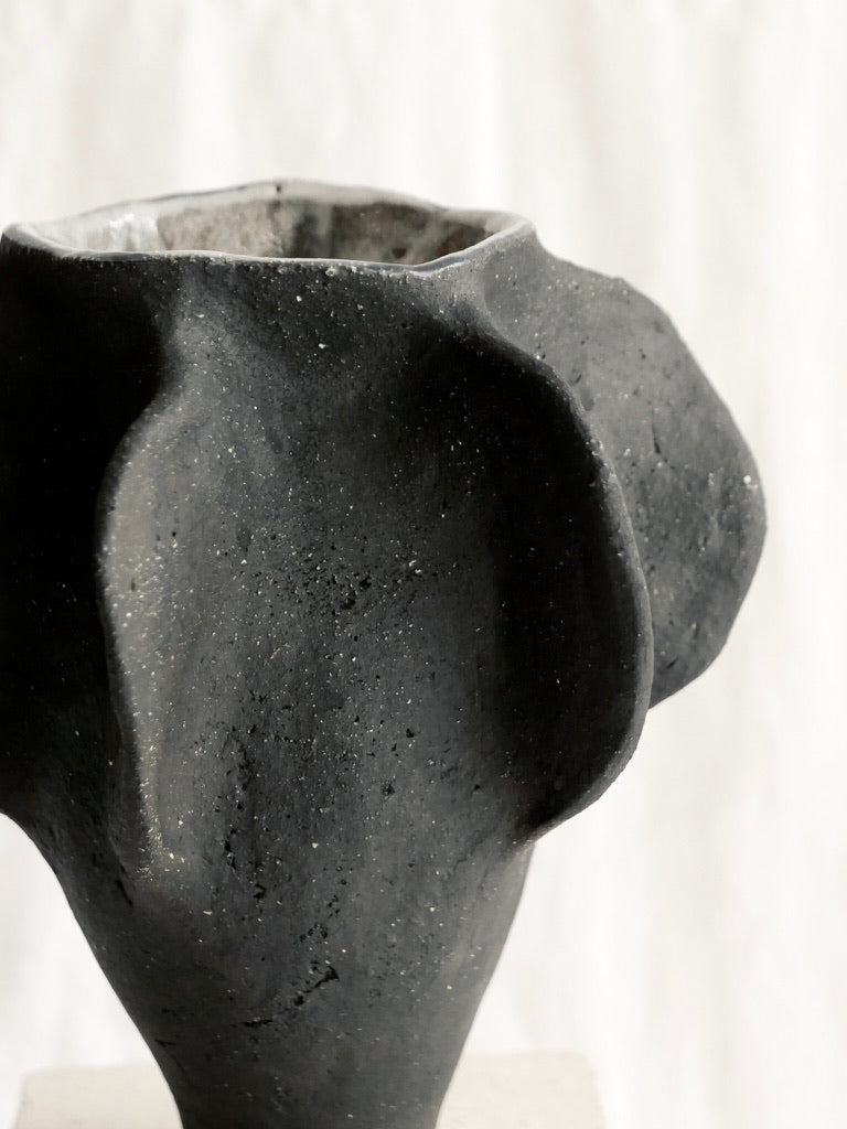 Thala Black Moon Vessel