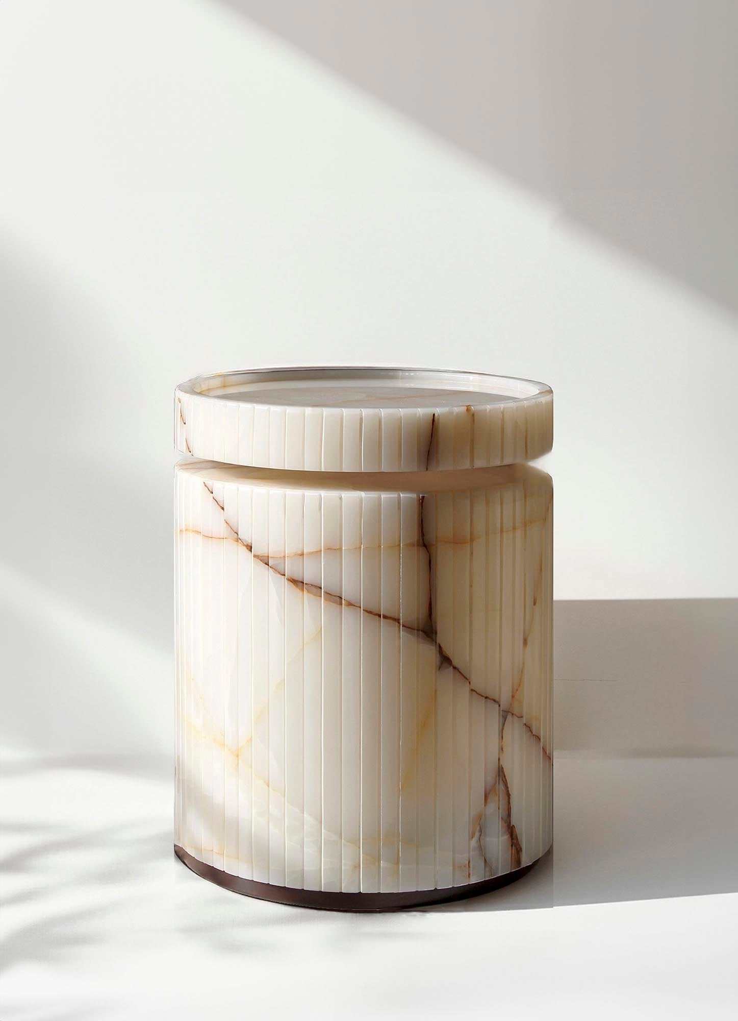 Drey Onyx Table