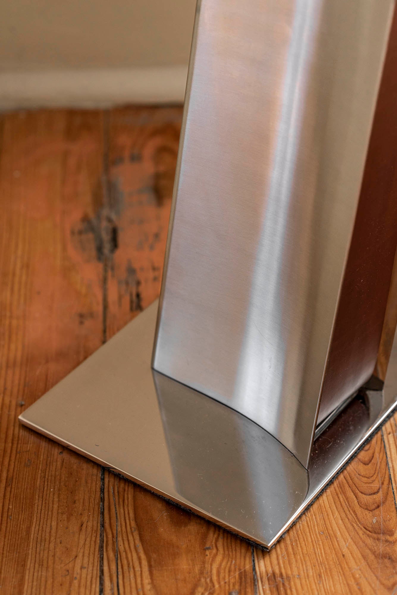 Leaning Impermanence Wall Lamp