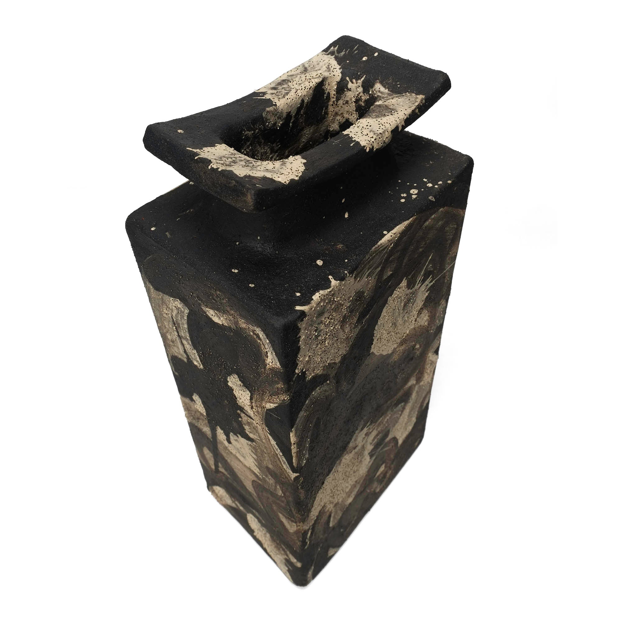 Gestural Earth Vessel 124