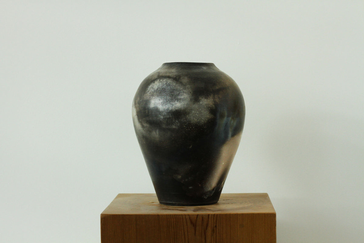 Sawdust-Fired Vase 084