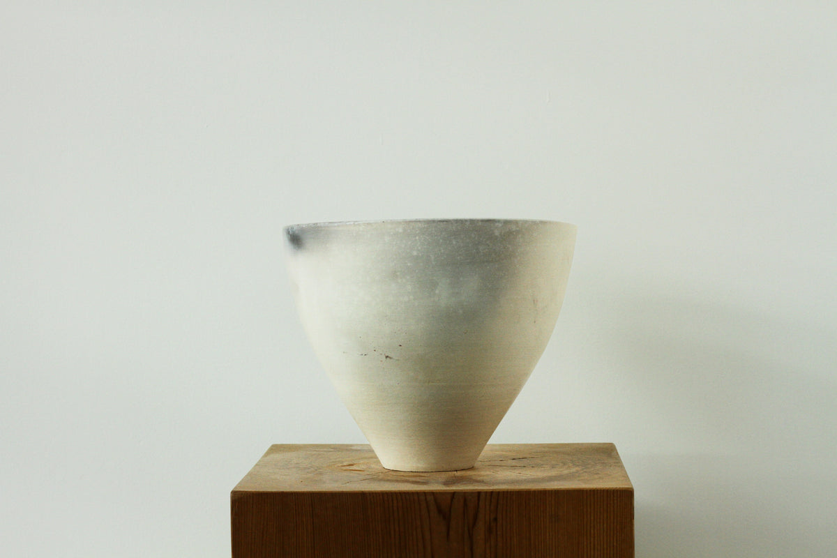Sawdust-Fired Vase 068