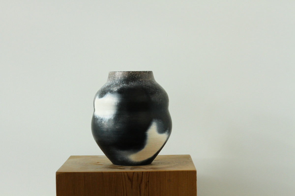 Sawdust-Fired Vase 083