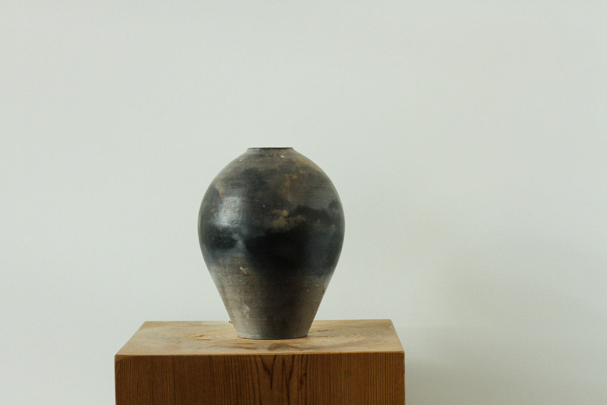 Sawdust-Fired Vase 058