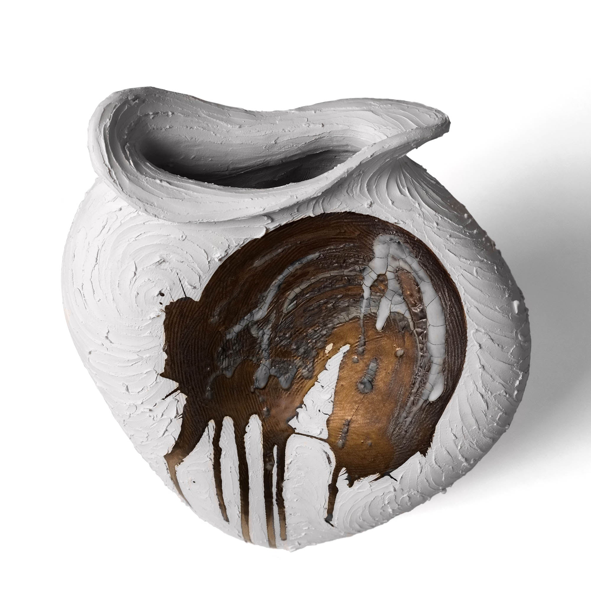 White & Gold Vessel 119