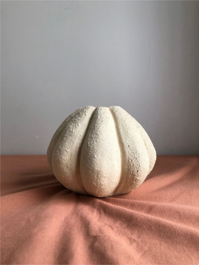 White Obstacles Vessel