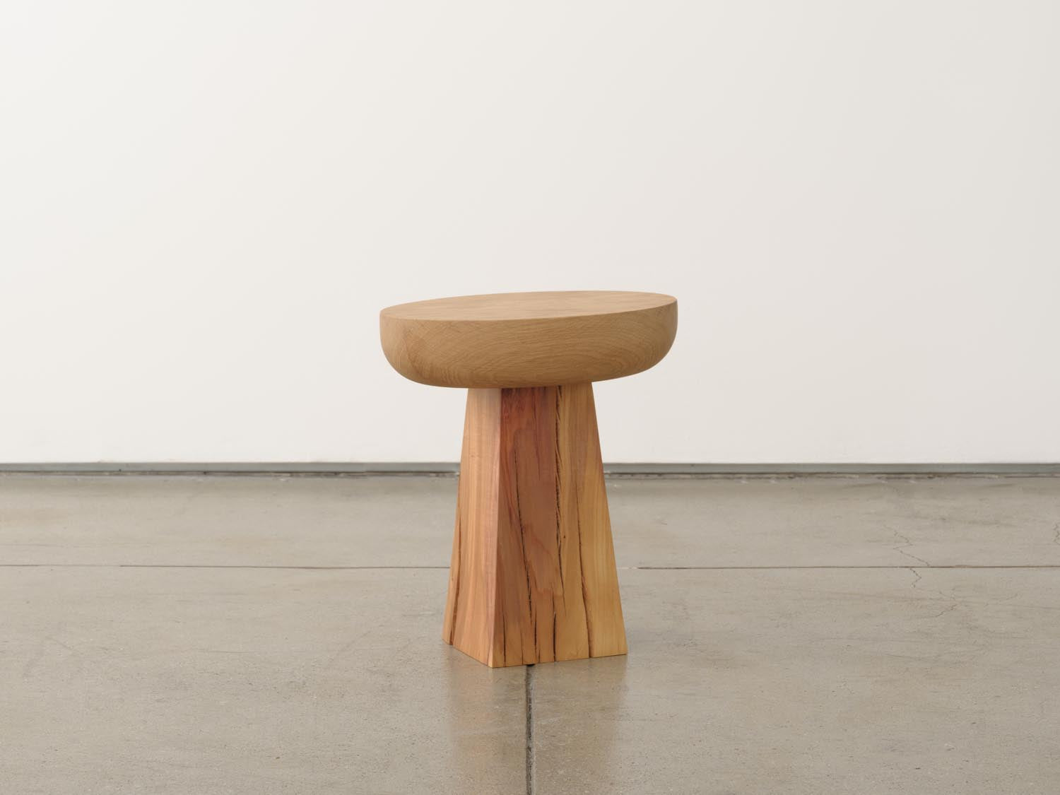 Pedestal Seat