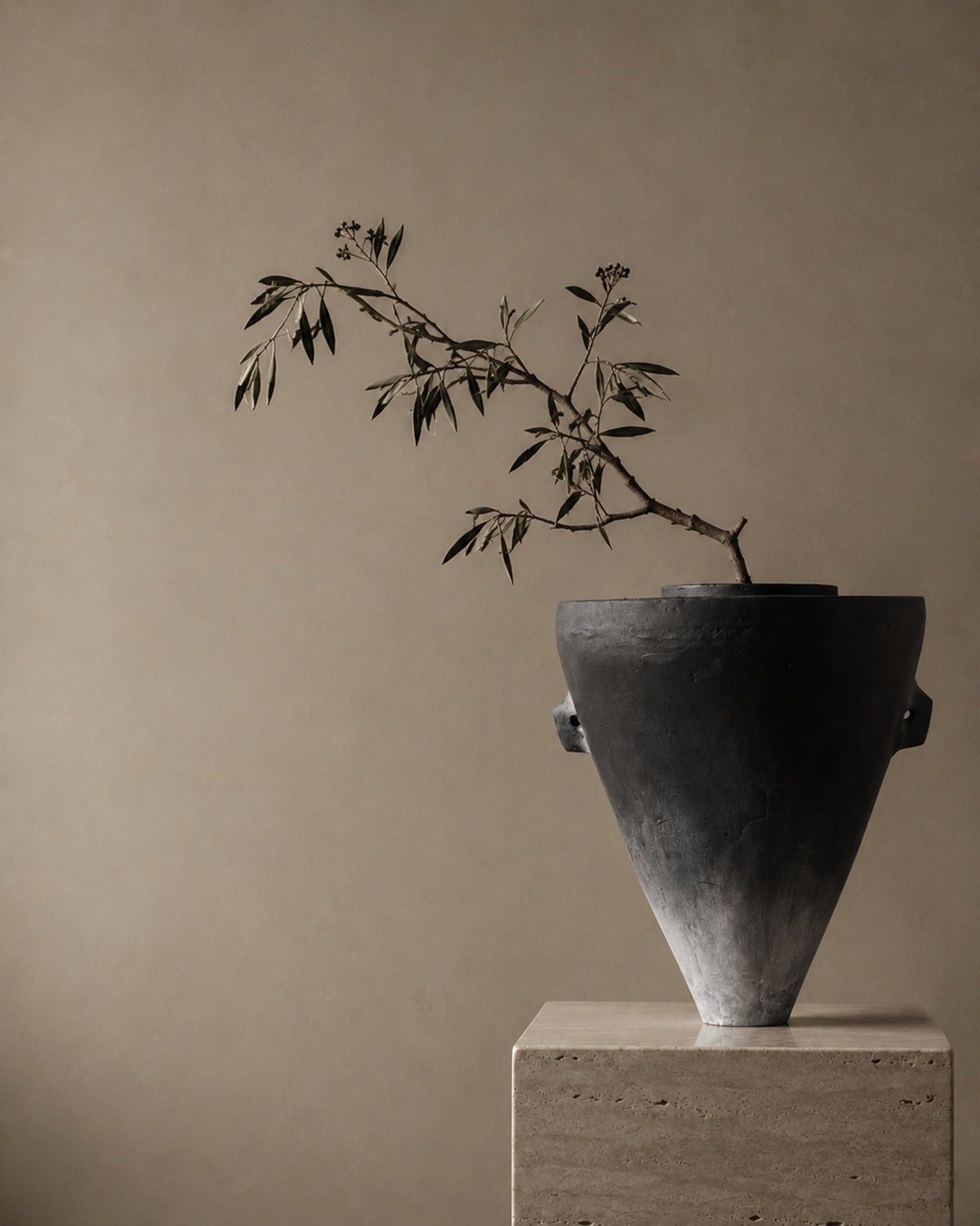 Elaros Vase