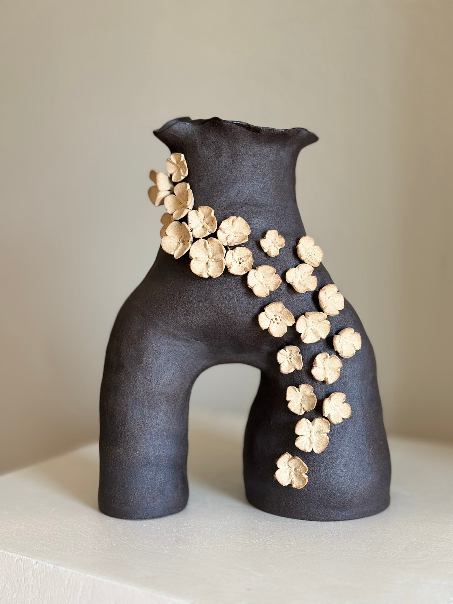 Rythmic Black Earth Base With Flowers