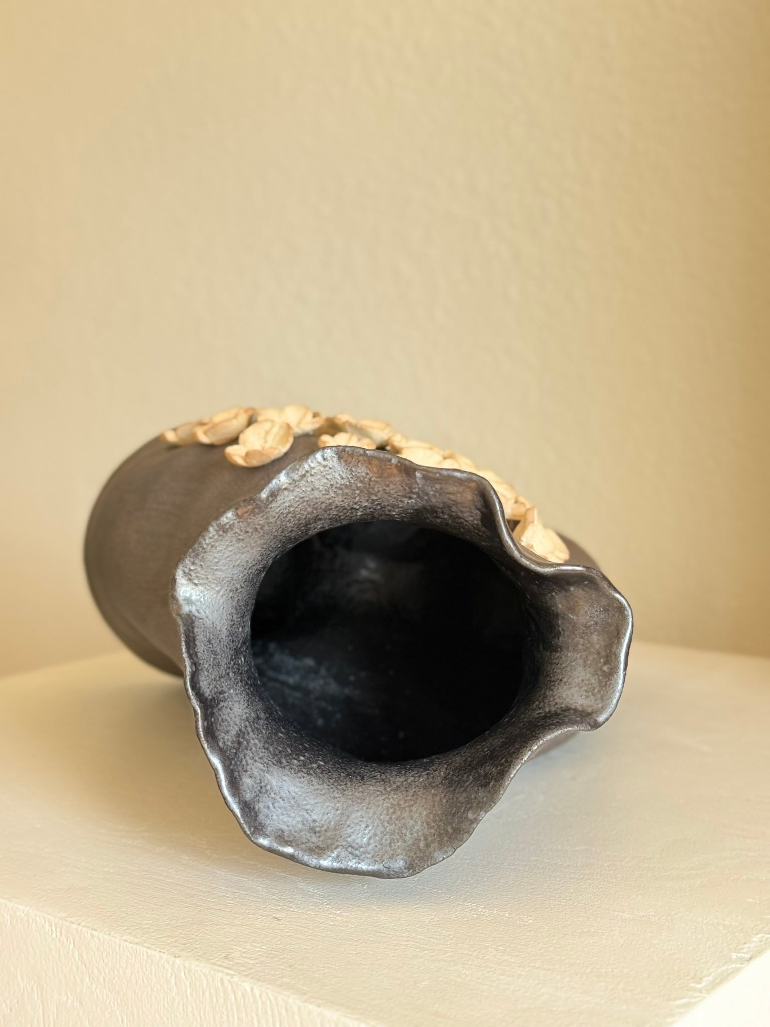 Rhythmic Black Earth Base With Flowers