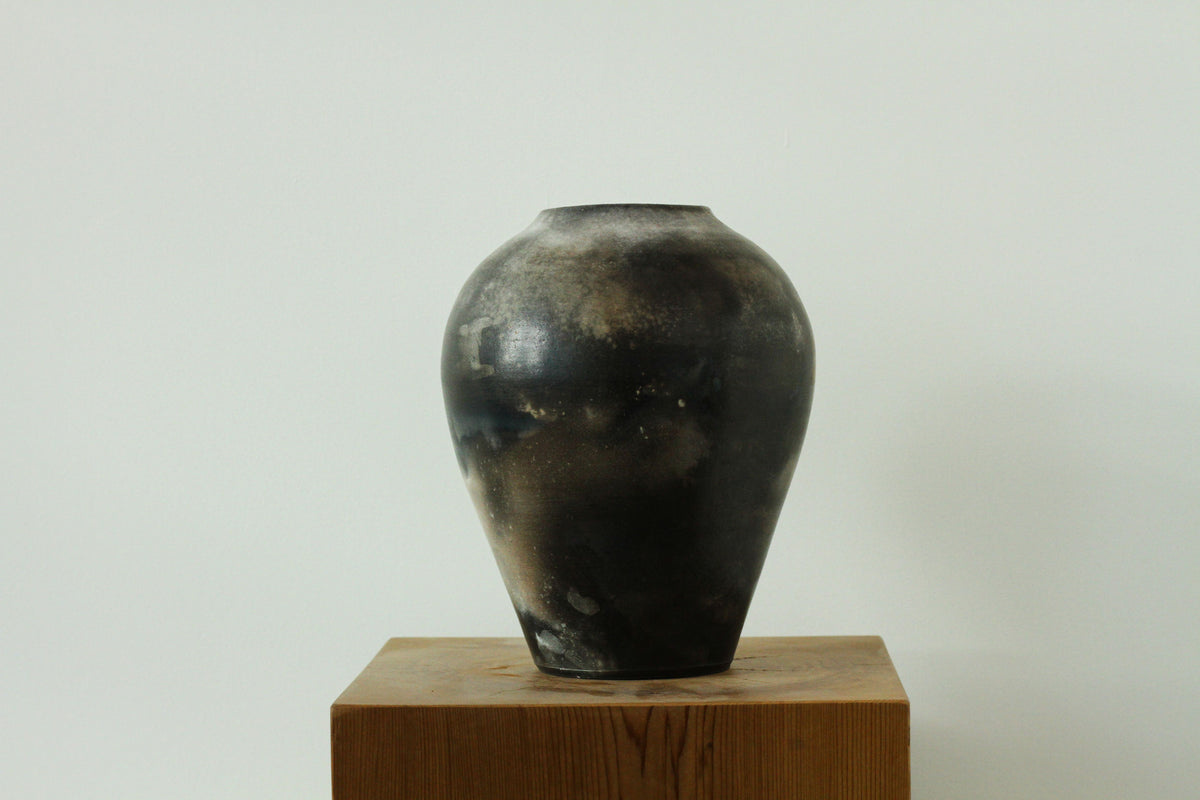 Sawdust-Fired Vase 084