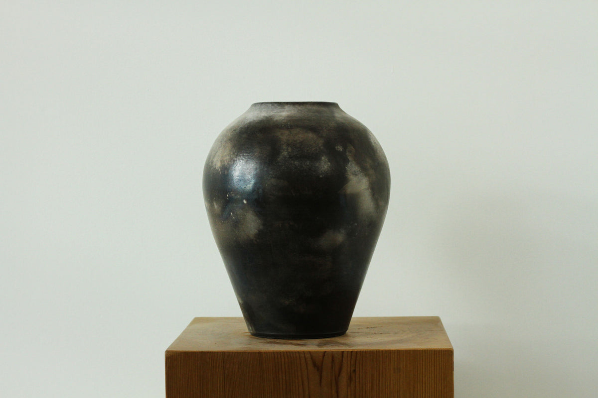 Sawdust-Fired Vase 084