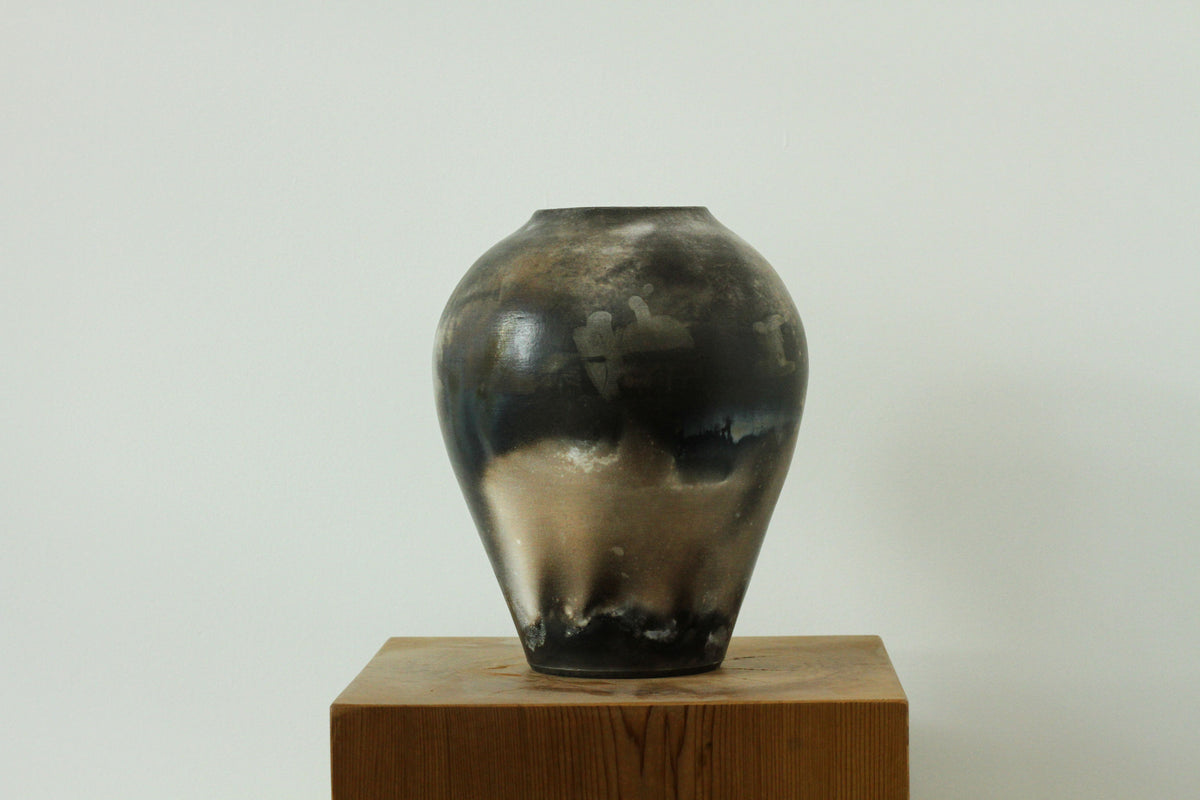 Sawdust-Fired Vase 084