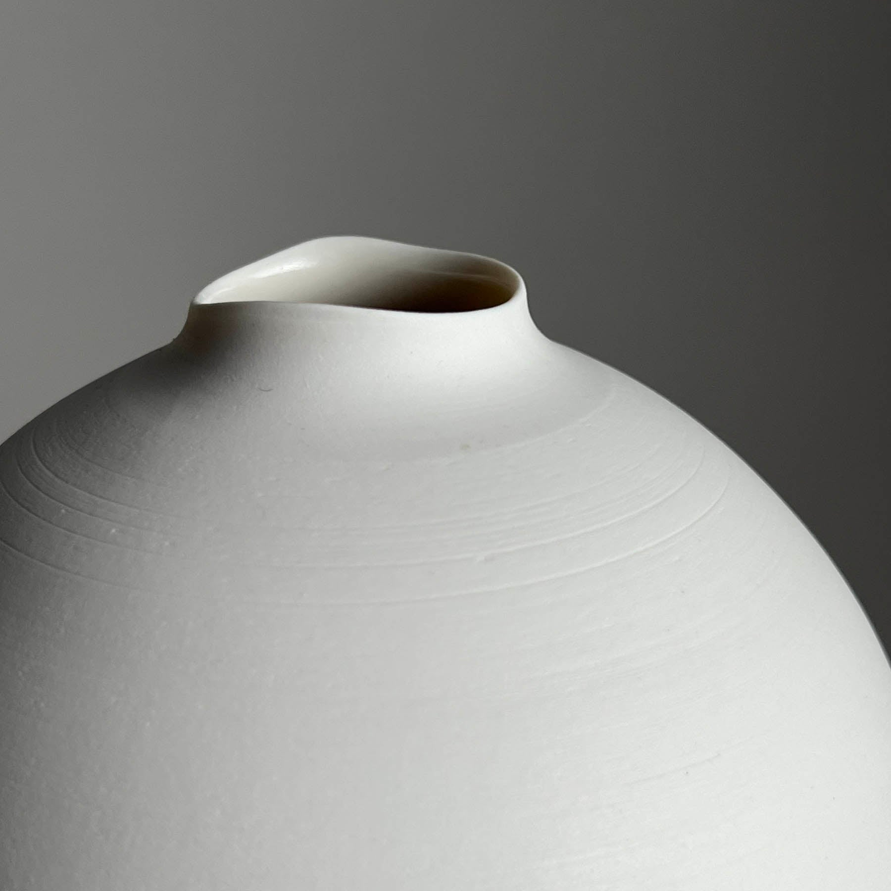 Porcelain Vessel 03